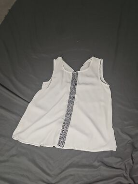 Sleeveless Chiffon Top With Back Bow And Detail